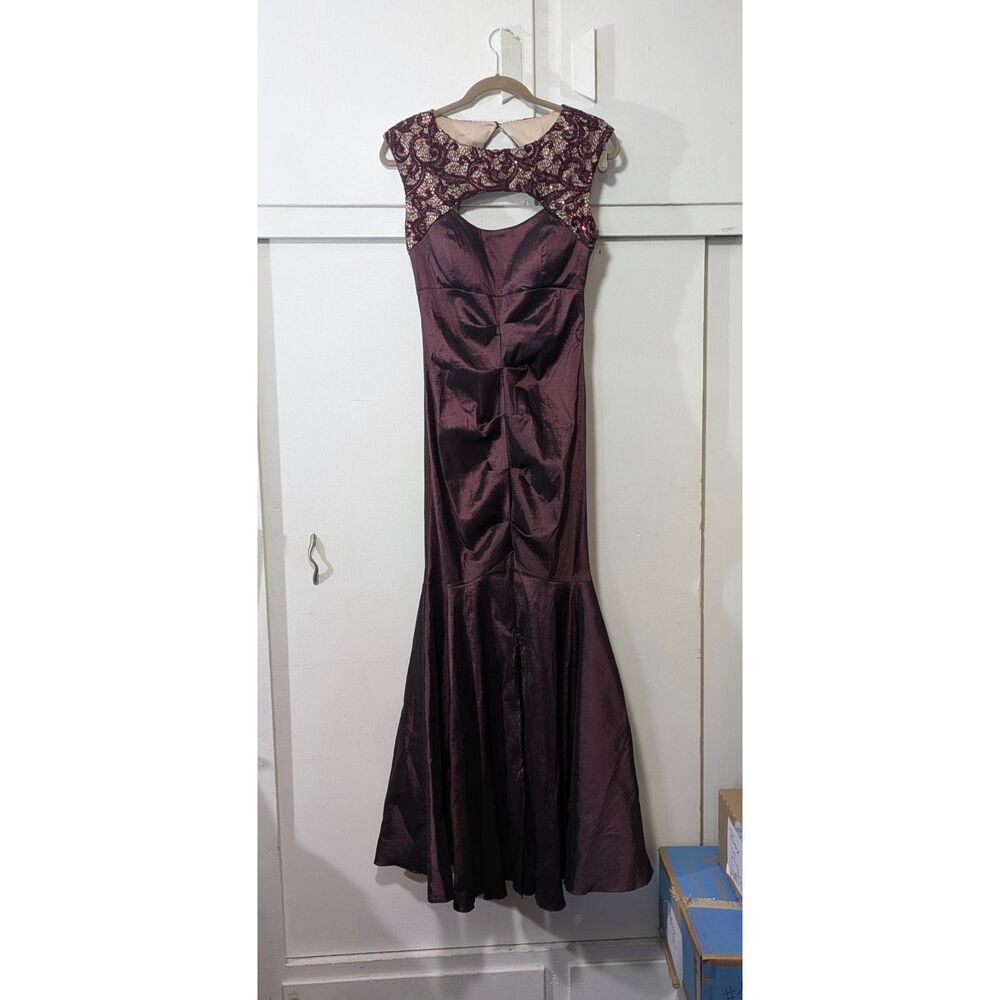 R&M Richards Burgundy Formal Mermaid Dress sz. 8